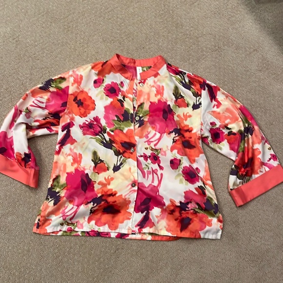 Cruz by Natori pajama top. Size small. 100% polyester - Picture 1 of 5